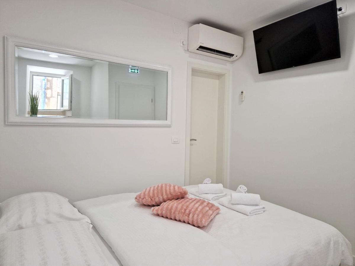 Room M&M ดูบรอฟนิก ภายนอก รูปภาพ